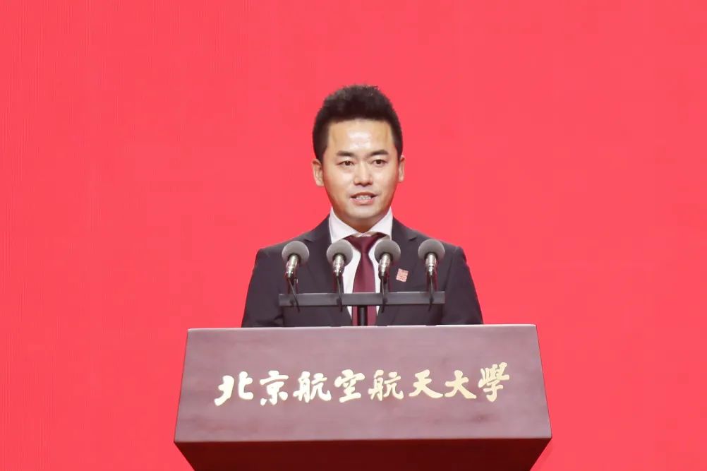 教师代表,材料科学与工程学院赵立东教授发言材料科学与工程学院